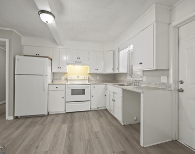 212 Cordele Avenue - Photo Thumbnail 10