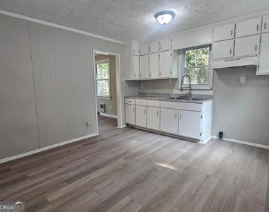 4528 Shadow Lawn Drive - Photo Thumbnail 5
