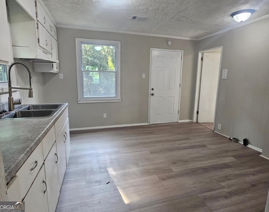 4528 Shadow Lawn Drive - Photo Thumbnail 4