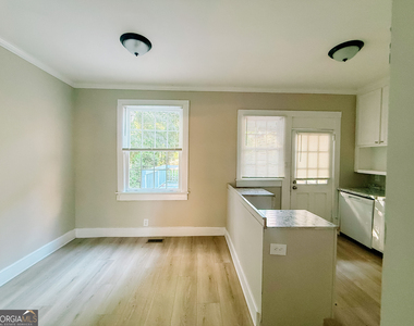 967 Glenridge Drive - Photo Thumbnail 3