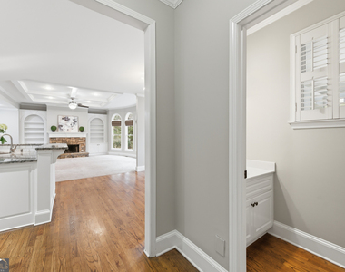 2570 Wood Creek Court - Photo Thumbnail 21