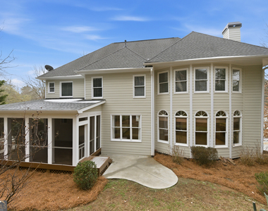 2570 Wood Creek Court - Photo Thumbnail 4