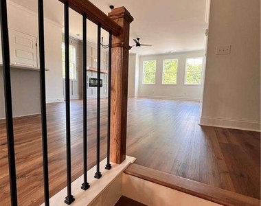 1355 Sydney Oaks Drive - Photo Thumbnail 4