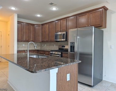 68 Autumn Ln - Photo Thumbnail 2