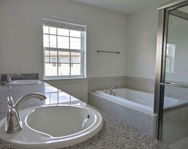 68 Autumn Ln - Photo Thumbnail 6