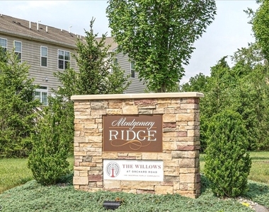 68 Autumn Ln - Photo Thumbnail 16