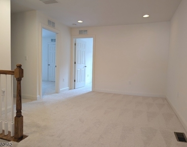 68 Autumn Ln - Photo Thumbnail 12