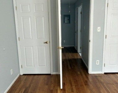 155 Fairview Ave - Photo Thumbnail 6