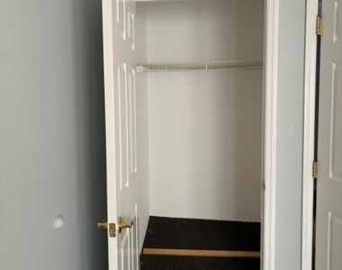 155 Fairview Ave - Photo Thumbnail 4