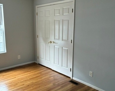 155 Fairview Ave - Photo Thumbnail 1
