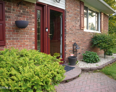 221 New Central Avenue - Photo Thumbnail 1
