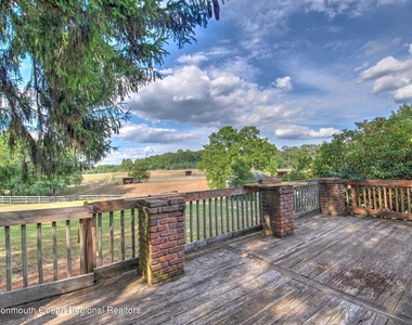 284 Millstone Road - Photo Thumbnail 3