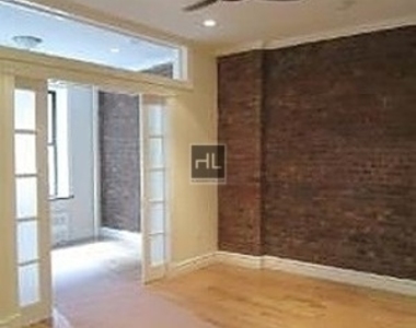 West 103rd Street - Photo Thumbnail 4