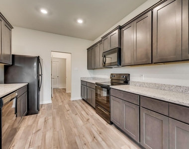 644 Aqueduct Drive - Photo Thumbnail 2