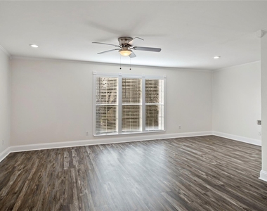 5881 Preston View Boulevard - Photo Thumbnail 3
