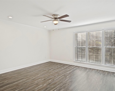 5881 Preston View Boulevard - Photo Thumbnail 7