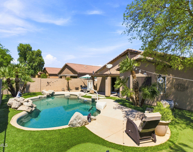 15341 W Maui Lane - Photo Thumbnail 11