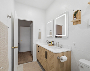 15341 W Maui Lane - Photo Thumbnail 16