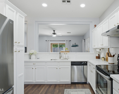 15341 W Maui Lane - Photo Thumbnail 23