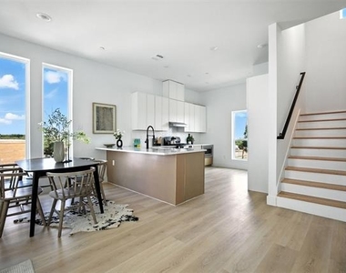 312 N Lancaster Avenue - Photo Thumbnail 15