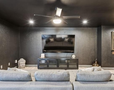 2833 Meadowbrook Drive - Photo Thumbnail 16