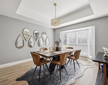 2833 Meadowbrook Drive - Photo Thumbnail 8