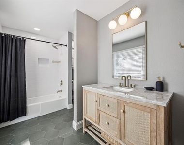 2833 Meadowbrook Drive - Photo Thumbnail 22