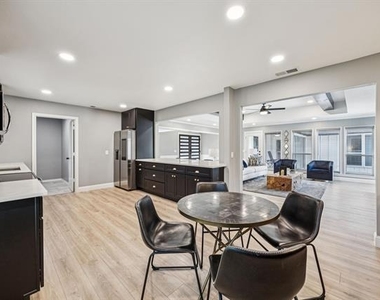 2833 Meadowbrook Drive - Photo Thumbnail 12