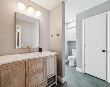 2833 Meadowbrook Drive - Photo Thumbnail 21