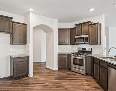 609 Bassett Hall Road - Photo Thumbnail 6