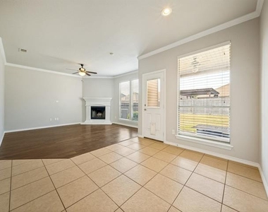 3213 Hornbeam Street - Photo Thumbnail 6