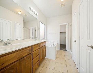 3213 Hornbeam Street - Photo Thumbnail 21