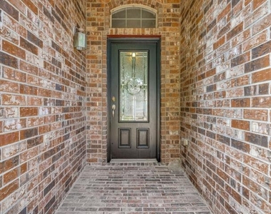 3213 Hornbeam Street - Photo Thumbnail 3