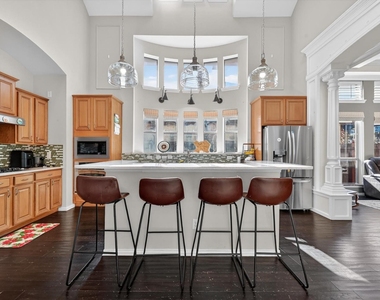 8136 Black Ash Drive - Photo Thumbnail 7