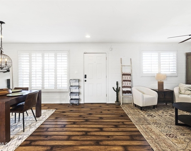 6719 E 2nd Street - Photo Thumbnail 1