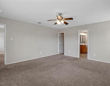 6432 Paradise Valley Road - Photo Thumbnail 15