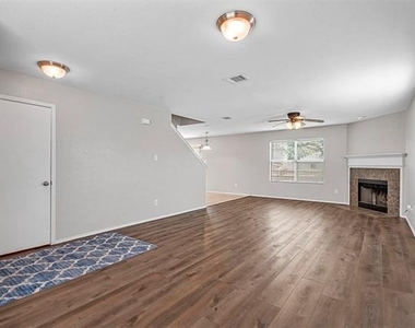 6432 Paradise Valley Road - Photo Thumbnail 5