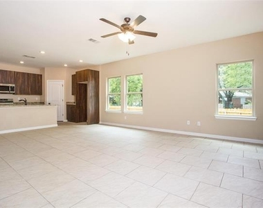 134 Canales Circle - Photo Thumbnail 7