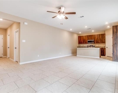 134 Canales Circle - Photo Thumbnail 5