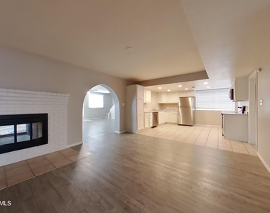 4832 N 87th Lane - Photo Thumbnail 3