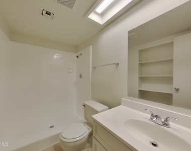 4832 N 87th Lane - Photo Thumbnail 6