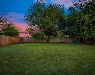 2436 Dancy Drive N - Photo Thumbnail 18