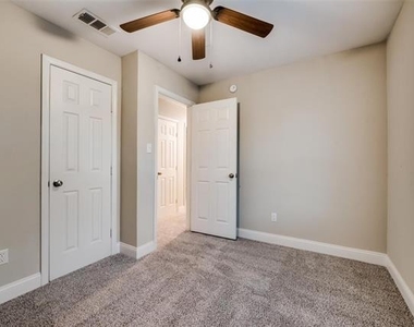 2436 Dancy Drive N - Photo Thumbnail 14