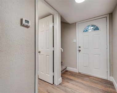 2436 Dancy Drive N - Photo Thumbnail 5