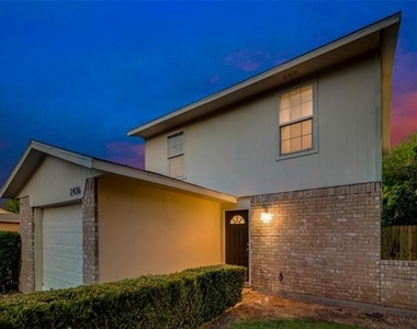 2436 Dancy Drive N - Photo Thumbnail 15