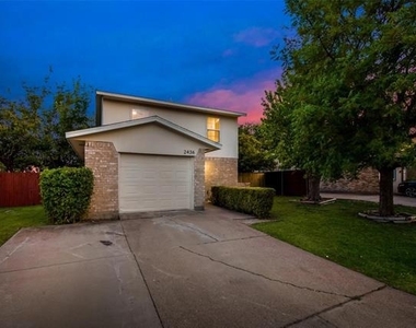 2436 Dancy Drive N - Photo Thumbnail 1