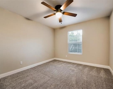 2436 Dancy Drive N - Photo Thumbnail 11