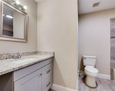 2436 Dancy Drive N - Photo Thumbnail 10