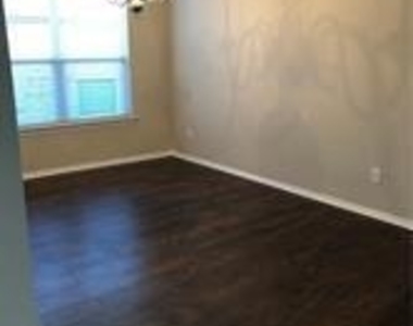 5728 Calloway Drive - Photo Thumbnail 6