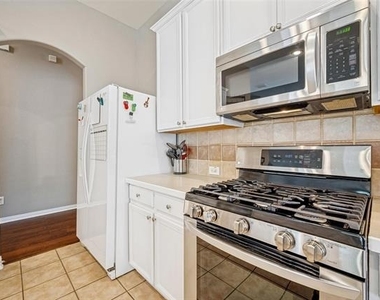 7709 Shasta Drive - Photo Thumbnail 10